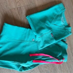 FIGS Surgical Green Scrub Set